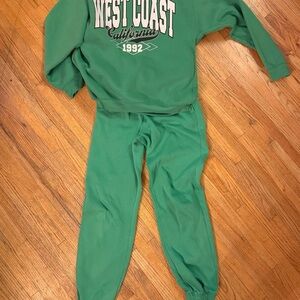 Green Sweatshirt & Jogger Set